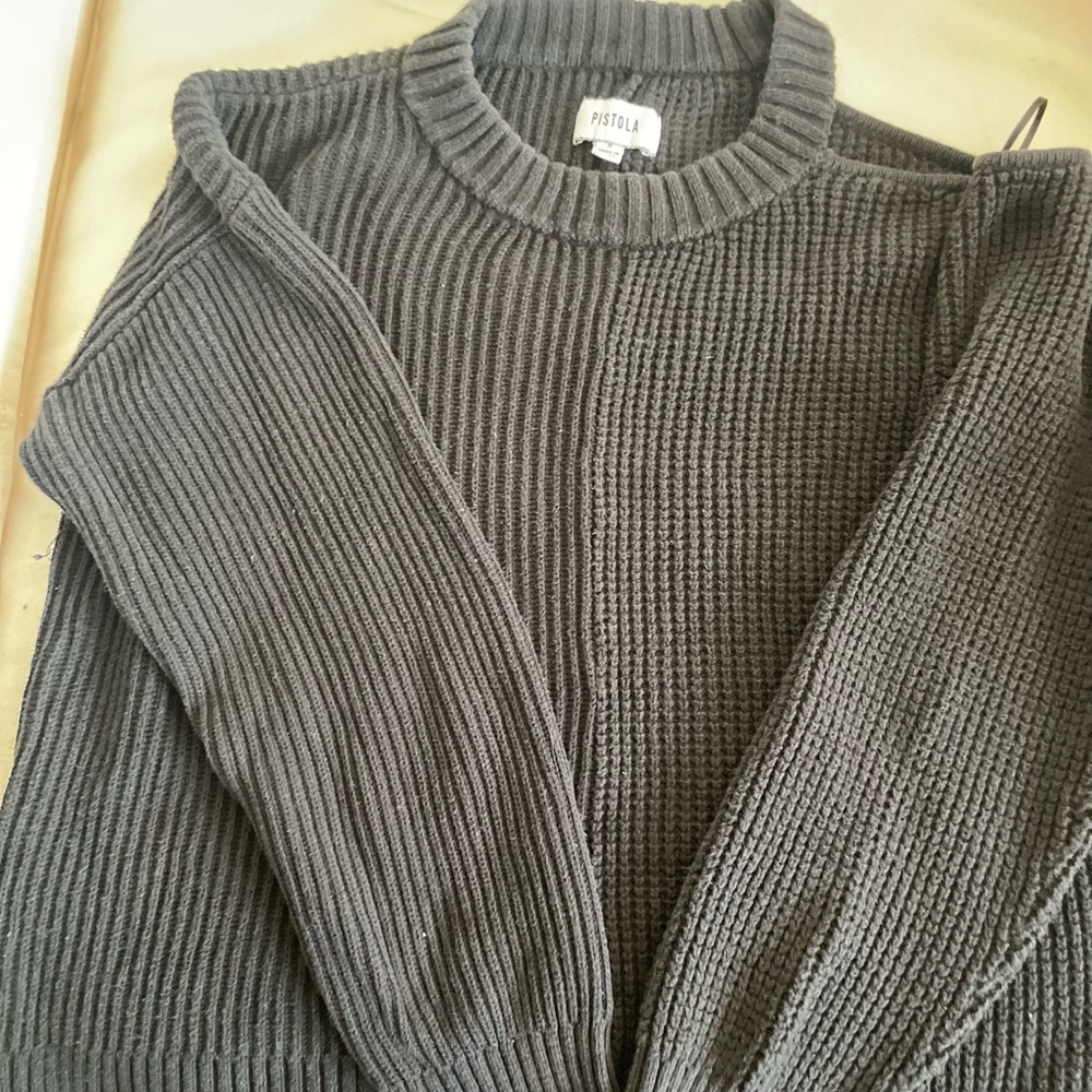 Pistola Charcoal Knit Pullover Good Pre-Owned condition P2P:21” Length:24”